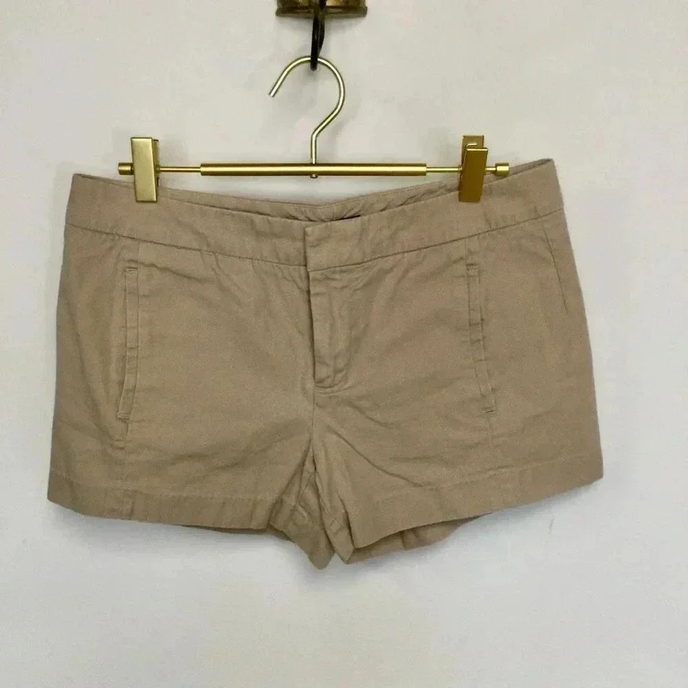 Gap Womens Size 2 Short Shorts Tan Khaki Pockets Low Rise 100% Cotton